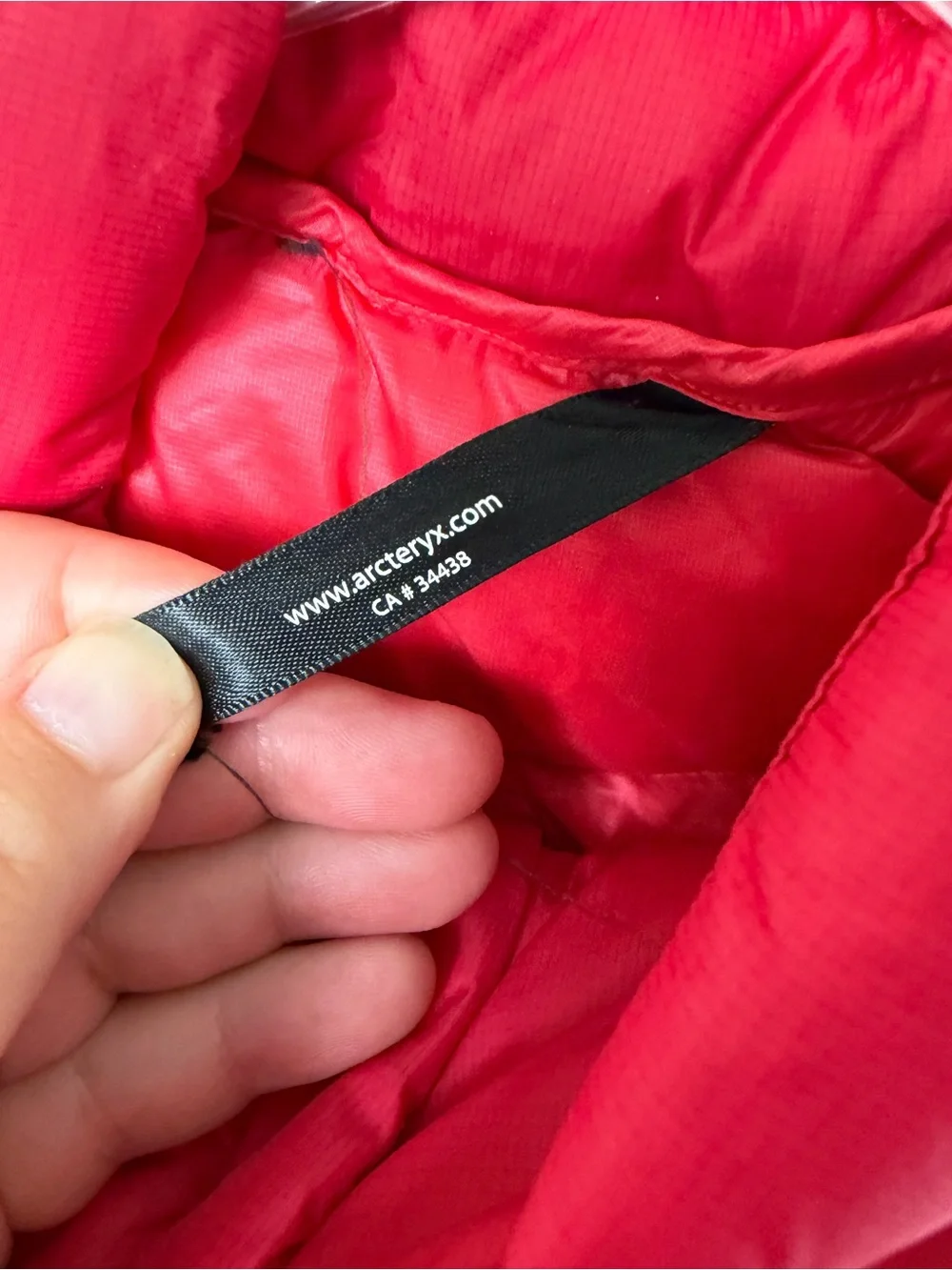 Arc'teryx Women's Cerium LT Vest Berry Red Size Medium - Picture 5 of 9